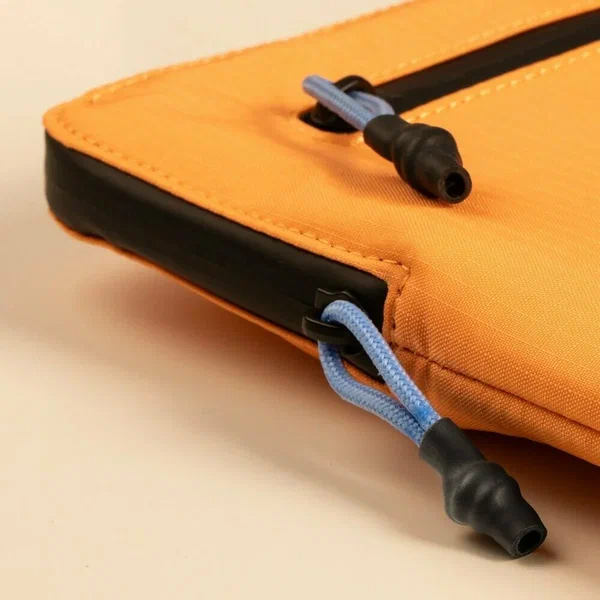 Чехол-конверт Native Union Ultralight SLEEVE для Macbook 13, Абрикосовый