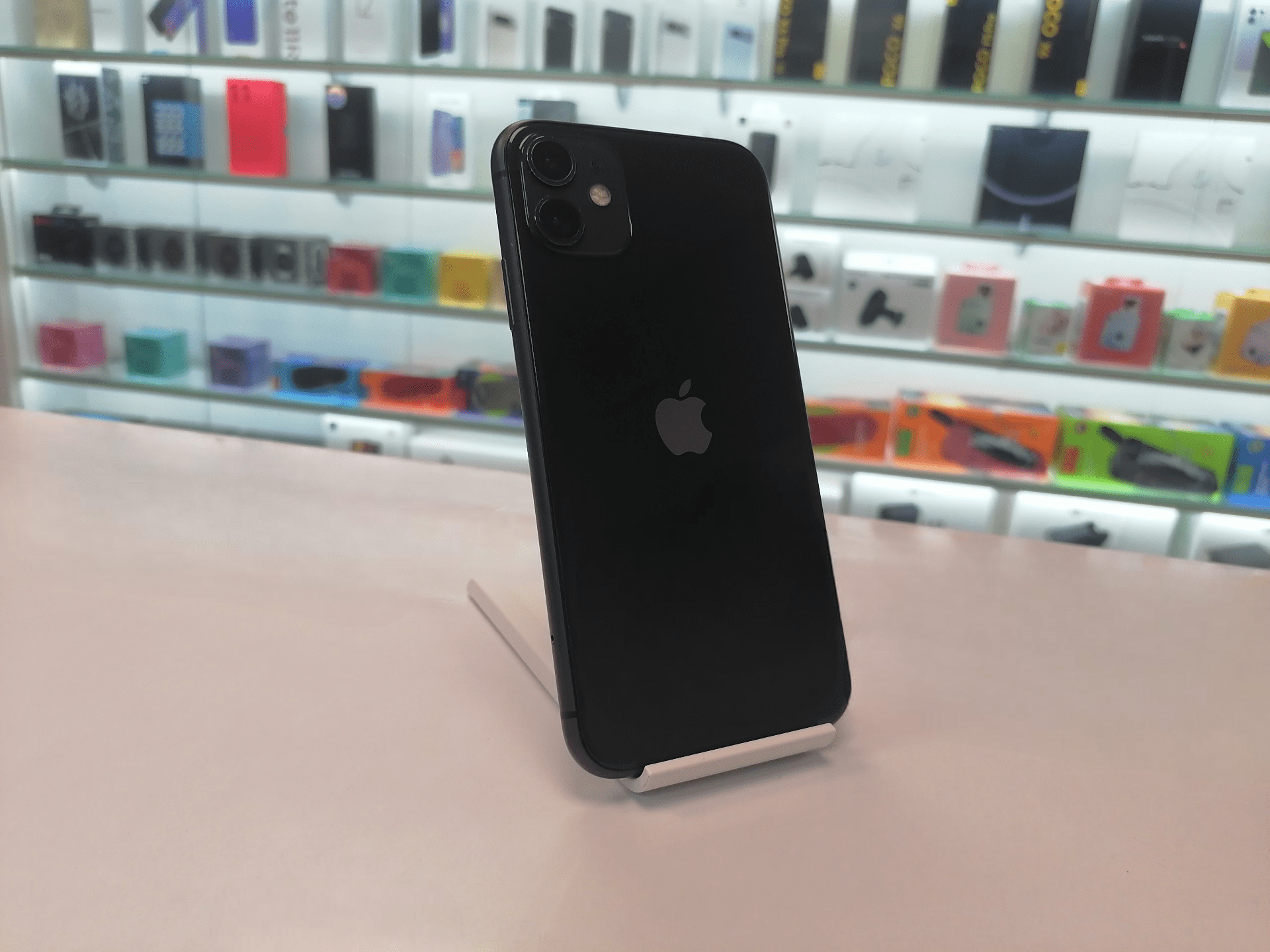 iPhone 11 64Gb Black (76% / без коробки) RU - Б/У . .