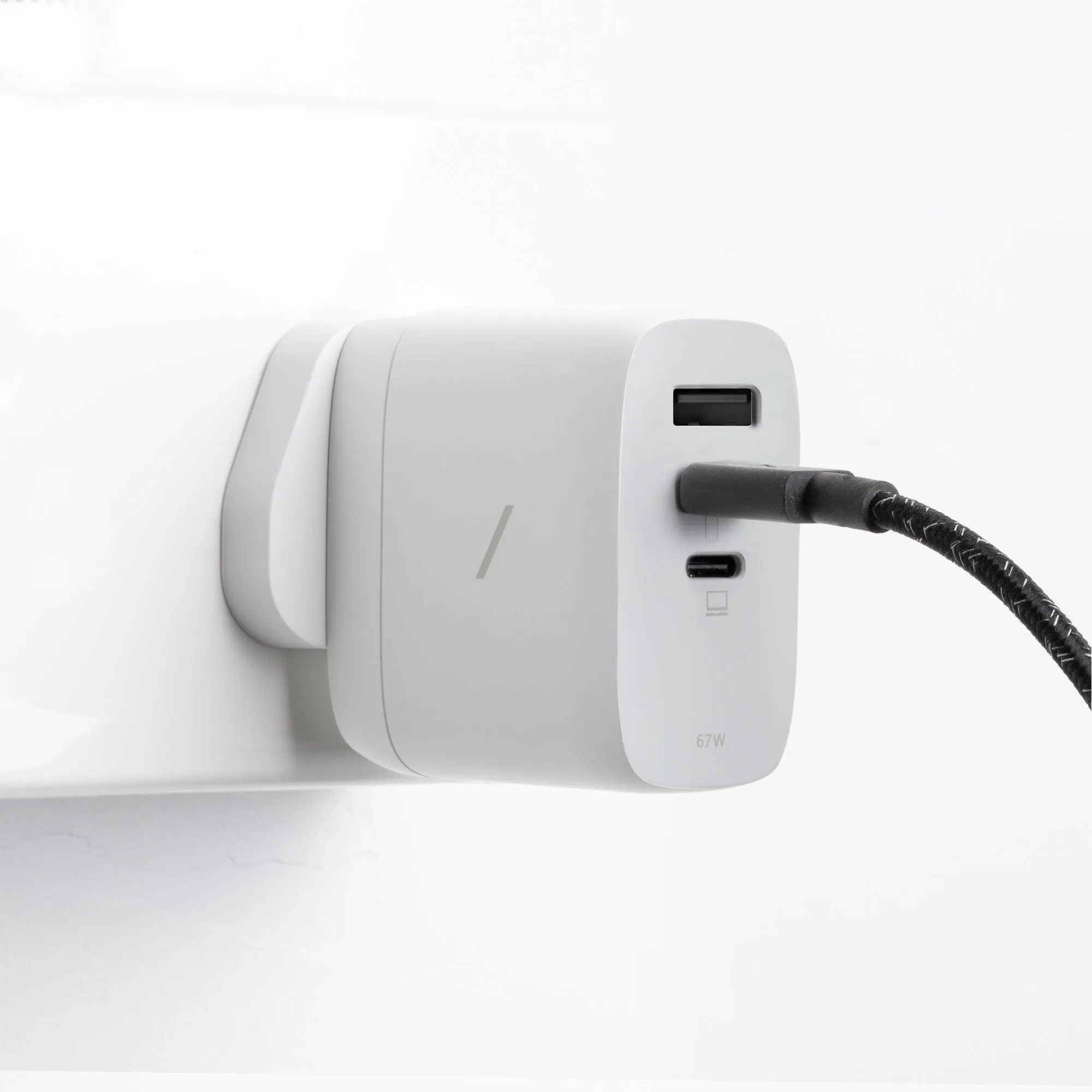 Сетевое зарядное устройство Native Union Fast GaN Charger 2хUSB-C+USB-А, PD, 67W, Белый