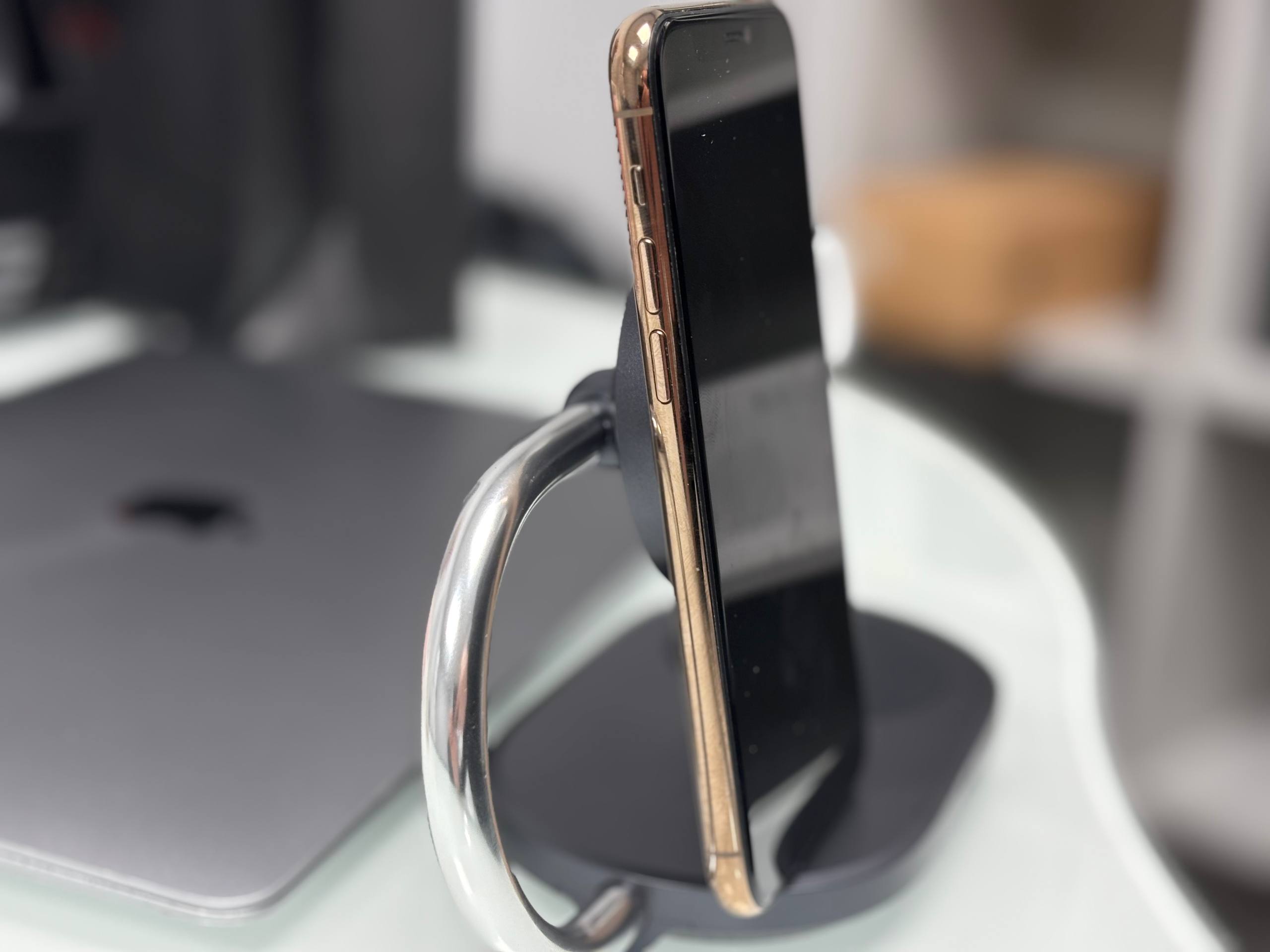 iPhone 11 Pro 256Gb Gold (69% / Без коробки) - Б/У . . + +