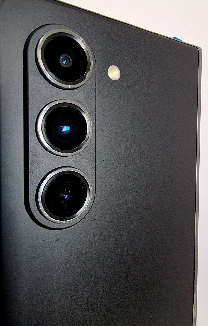 Samsung Z Fold5 5G 12/512 Graphite (Без коробки / Не работает внутренний экран) - Б/У