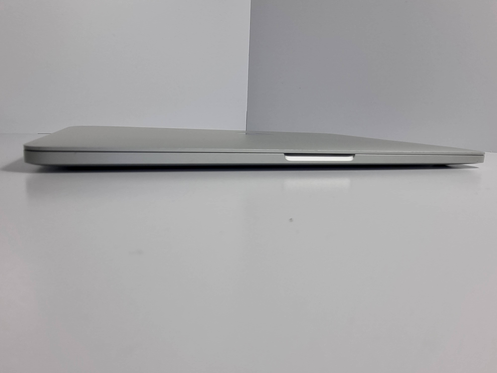 MacBook Pro 13" Touch Bar and Touch ID (Mid 2017) Silver (Core i5 3,1 GHz/8Gb/512Gb SSD) (395 циклов / без коробки) - Б/У