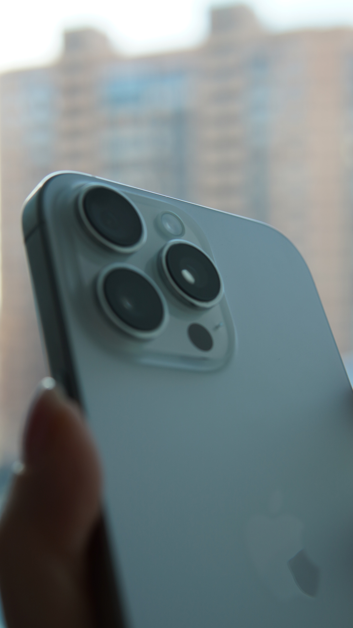 iPhone 16 Pro Max 256Gb White Titanium (100% / 2 sim) - Б/У . . .